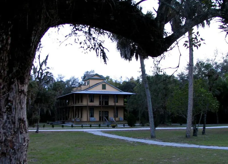 Koreshan historic building: The Planetary Court., within 10 minutes of I-75 in Florida. (Photo: Bonnie Gross)