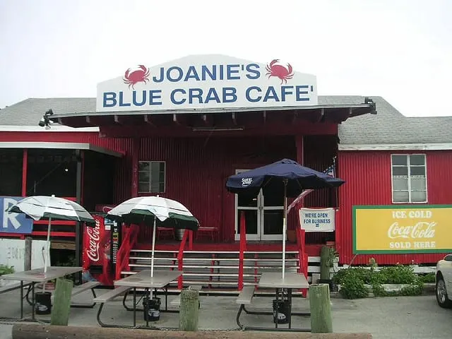 Tamiami Trail Joanies Blue Crab cafe by James Ashburn