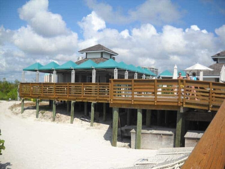 Hidden Clam Pass Park in Naples: Swimmers ride the tide; kayakers take a scenic trail 5 Clam Pass Park concession area, Naples, Florida