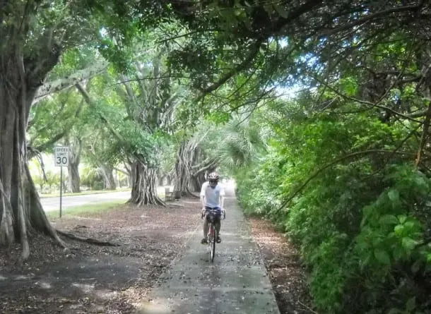 Biking Jupiter Island: Bike route along Bridge Road