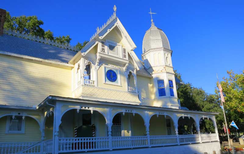 Mount Dora festivals: The historic Donnelly House is across the street from Donnelly park, where many special events occur.