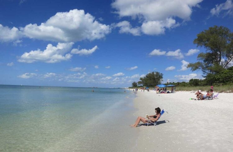 Two of 10 top beaches in USA are in Florida, according to annual ranking 1 Delnor-Wiggins Pass State Park