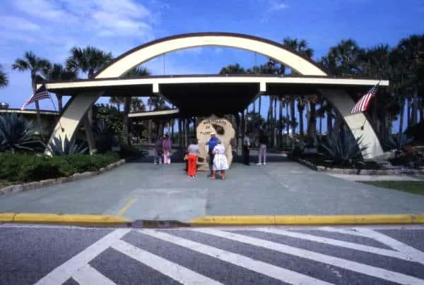 Visitors at the entrance to the Marineland attraction. State Archives of Florida, Florida Memory. 