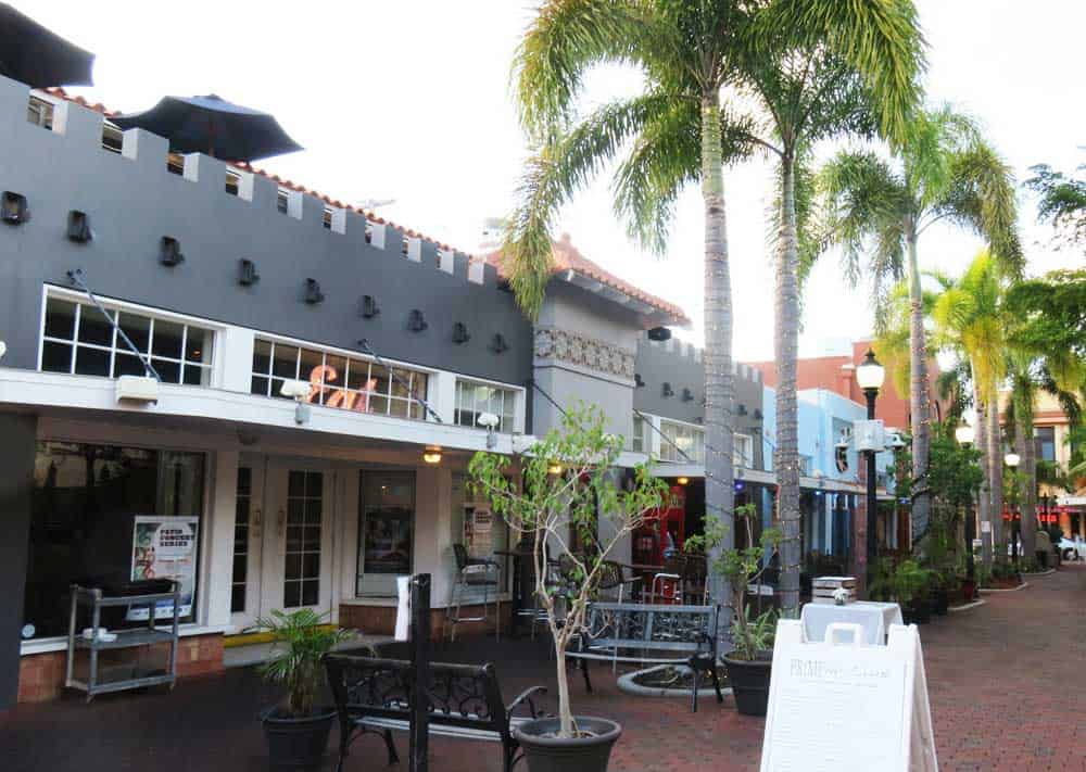 Street in historic downtown Fort Myers along the Caloosahatchee River.