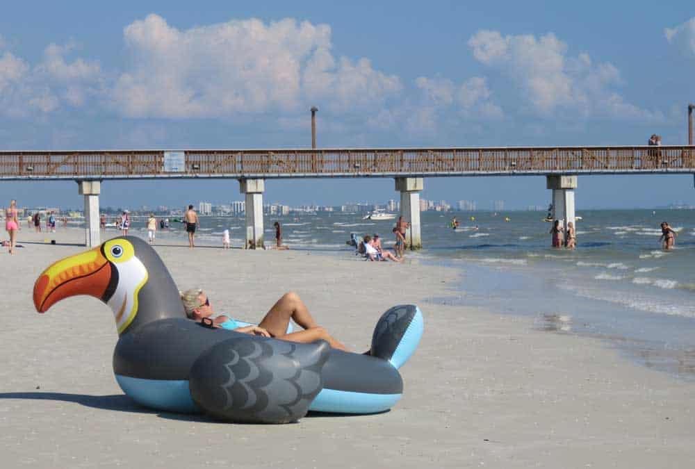 Fort Myers Beach has a broad beach with powdery sand and popular fishing pier. (Photo: Bonnie Gross)