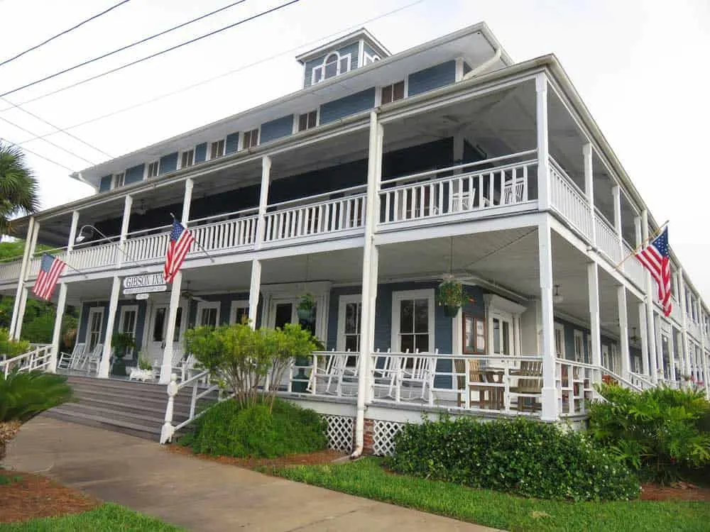 The 1907 Gibson Inn is the first thing you see in Apalachicola as you come over the causeway. (Photo: Bonnie Gross)