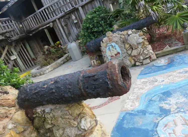 Cannons and ceramic tiles are among the items used to decorate the exterior of the Driftwood Inn in Vero Beach. (Photo: David Blasco)