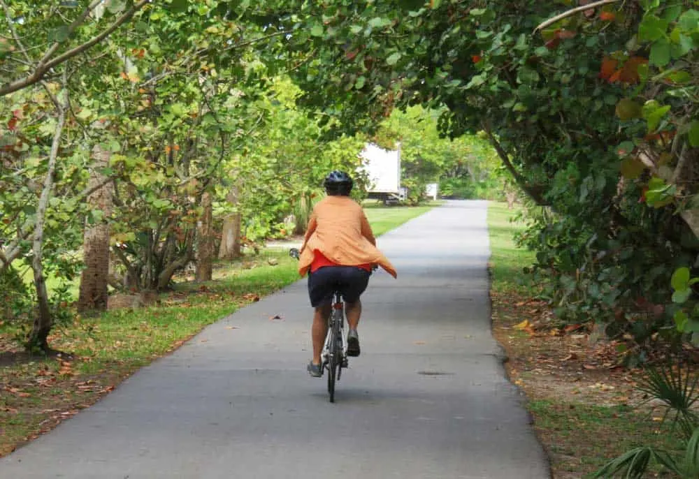 The bike trail on Boca Grande, a Gulf Coast Florida island, is the best way to tour the picturesque island. (Photo: David Blasco.)