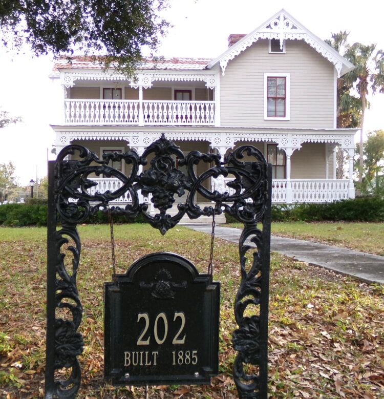Unsung heritage corridor: Springs, history, scenic byway in Central Florida 14 If you enjoy historic homes, you'll delight in strolling or driving the historic districts of DeLand a delight. (Photo: Bonnie Gross)