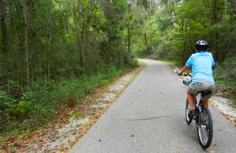 Gainesville-Hawthorne trail has curves and hills.