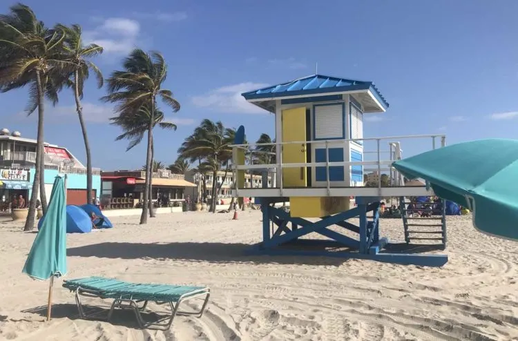 Hollywood Beach Broadwalk lifeguard stands are a perfect complement to the vintage architecture. (Photo: Bonnie Gross)