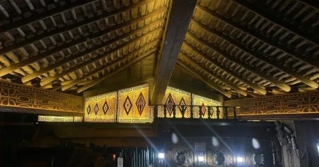 Our favorite way to visit the historic Mai-Kai restaurant: Come for happy hour; see the gardens 13 Under the porte cochere, you can see the lighted art panels over the door. Photo courtesy Kern Mattei