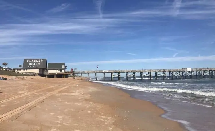 Florida A1A: Flagler Beach is anchored by the fishing pier, built 80 years ago and rebuilt after several hurricanes.  (Photo: Bonnie Gross)