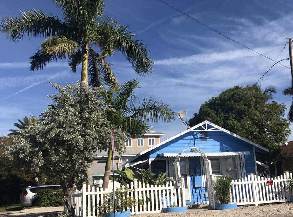 Anna Maria Island: Things to do include admiring the cute cottages that dot the island.