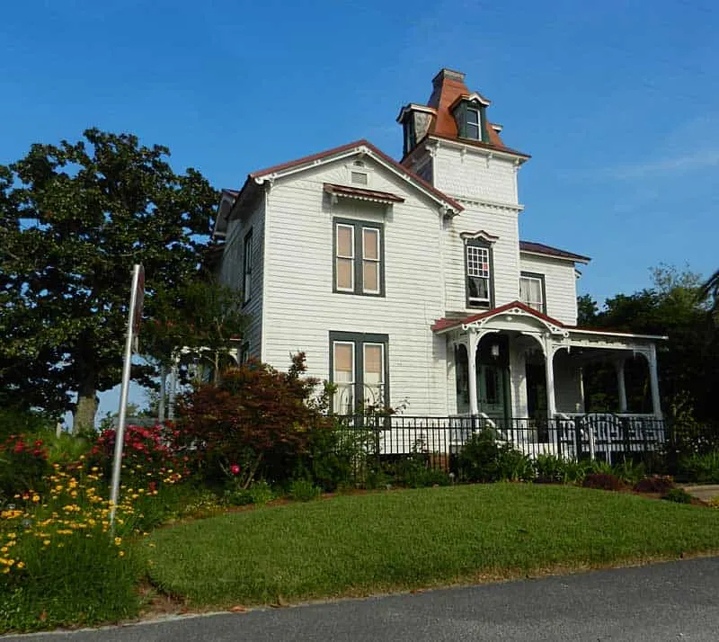 Things to do in Amelia Island: Find the original Spanish plaza. The original and oldest section of Fernandina Beach is north of downtown and quite hidden away. The area is built around the original Spanish plaza, which this house overlooks.