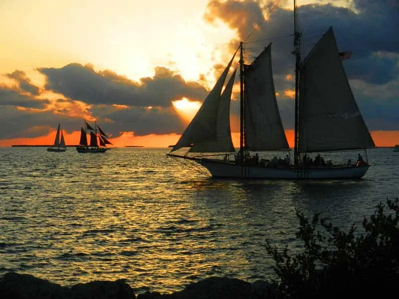 Sunset cruises sail by Fort Zachary Taylor Historic State Park. (Photo: Bonnie Gross)