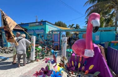 Colorful Matlacha gallery and shop. (Photo: Bonnie Gross)