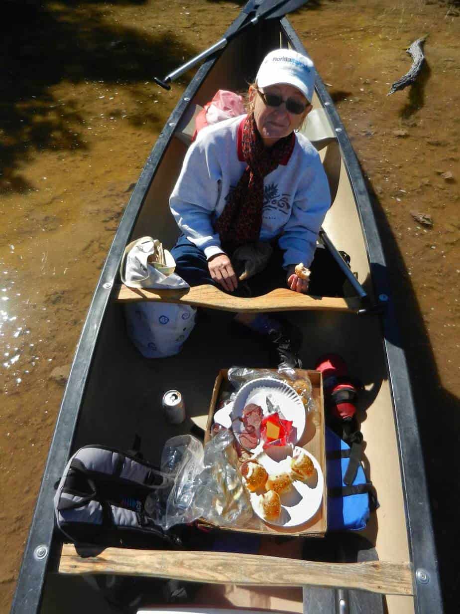 How do you have a picnic when all the “ground” is actually mangroves and the “beach” is the consistency of chocolate pudding? In the canoe. (Photo: David Blasco)