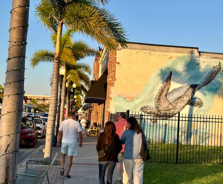 Punta Gorda: Seven things to do for a perfect getaway itinerary 8 Downtown Punta Gorda has a cluster of good restaurants, many with live music. Along the way, enjoy the many murals you see around town. (Photo: Bonnie Gross)