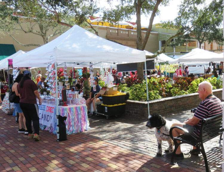 Things to do in Sanford Florida: There's a farmer and artisan market downtown every Saturday. (Photo: David Blasco)