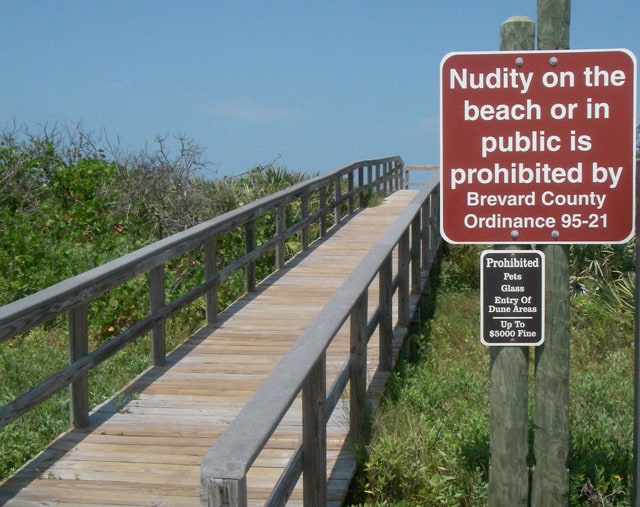 Nude sunbathing prohibited sign at Playalinda beach