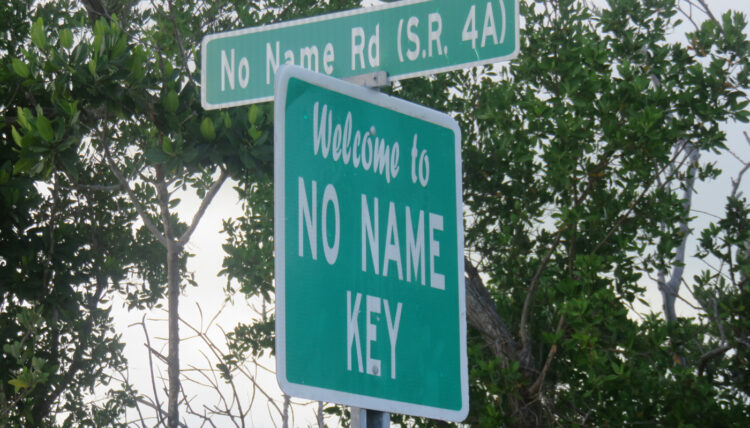 Welcome to No Name Key sign