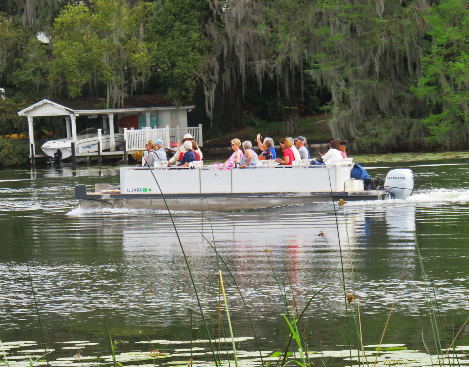 hings to do in Winter Park: The Winter Park Scenic Boat Tour scoots around the chain of lakes in a 60-minute tour. (Photo: David Blasco) 