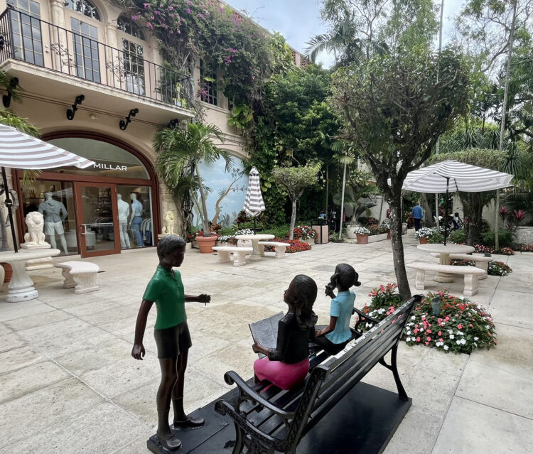 In Via Amore off Worth Avenue, there are many sculptures of children playing. They were created by Romanian Prince Monyo Mihailescu-Nasturel Herescu, who fled when Communists took over his country. (Photo: Bonnie Gross)